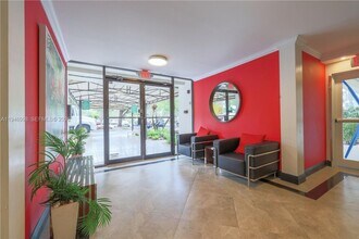2661 S Course Dr in Pompano Beach, FL - Foto de edificio - Building Photo