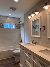 316 Plum St in Lake In The Hills, IL - Foto de edificio - Building Photo