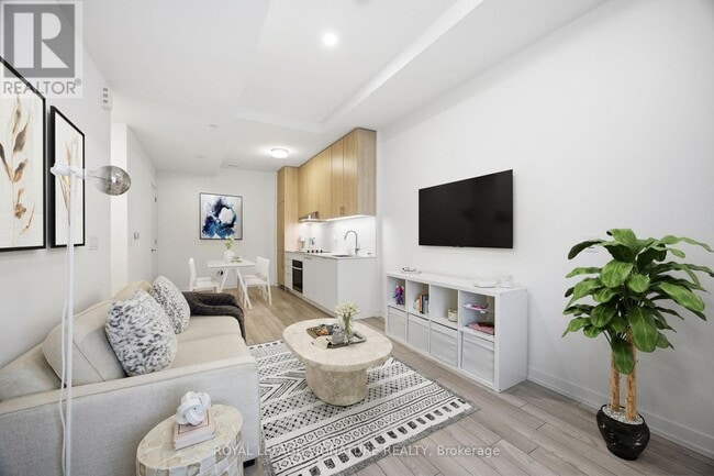 property at 5 Red Squirrel Ln.