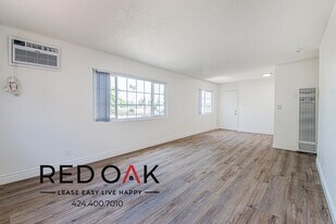 9260 Palm St, Unit 15 in Bellflower, CA - Building Photo