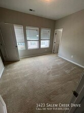 1423 Salem Creek Dr in Apex, NC - Building Photo - Building Photo
