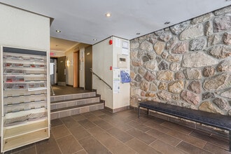 Hillside House in Westmount, QC - Building Photo - Building Photo