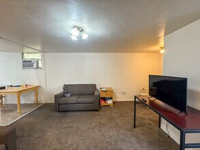 632 N 300 E in Provo, UT - Foto de edificio - Building Photo