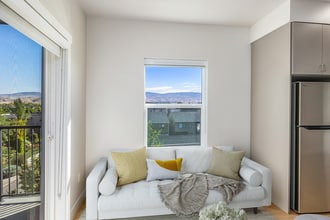 Luka Apartments in Garden City, ID - Foto de edificio - Building Photo