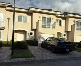 10150 SW 88th St in Miami, FL - Building Photo - Building Photo