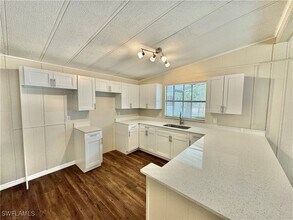 1252 Henderson Creek Dr in Naples, FL - Building Photo - Building Photo