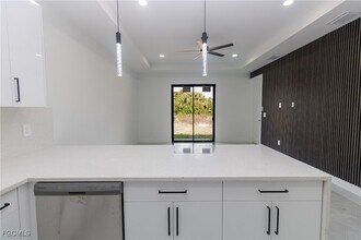 849 Duplex St E in Lehigh Acres, FL - Building Photo - Building Photo