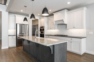 8390 W Suttle Lake Dr in Boise, ID - Building Photo - Building Photo