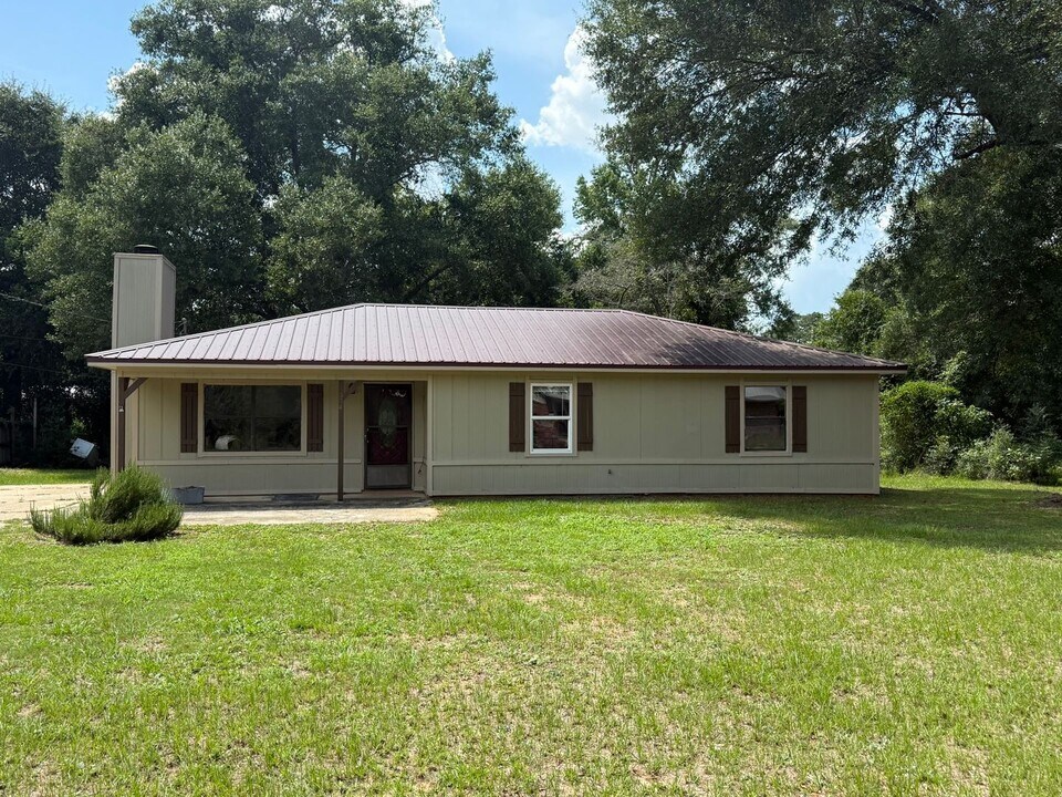504 Nathan Rd in Daleville, AL - Building Photo