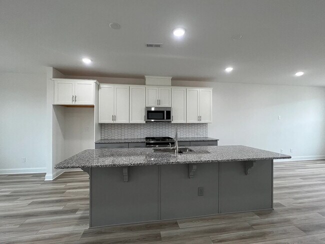 Room in Townhome on Walnut Hl Rd NW in Concord, NC - Building Photo - Building Photo