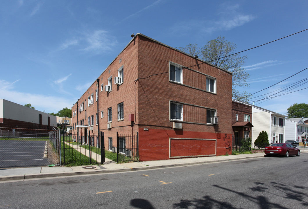 1822 Kendall St NE in Washington, DC - Building Photo