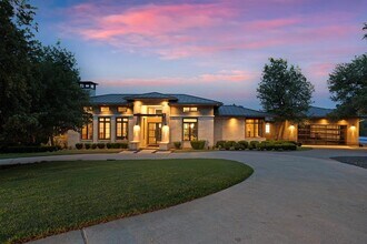 1905 Paisano Rd in Austin, TX - Foto de edificio - Building Photo