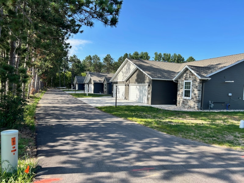 3703 Doolittle Dr in Stevens Point, WI - Foto de edificio