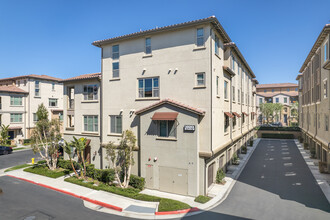 The Willow in Irvine, CA - Building Photo - Building Photo