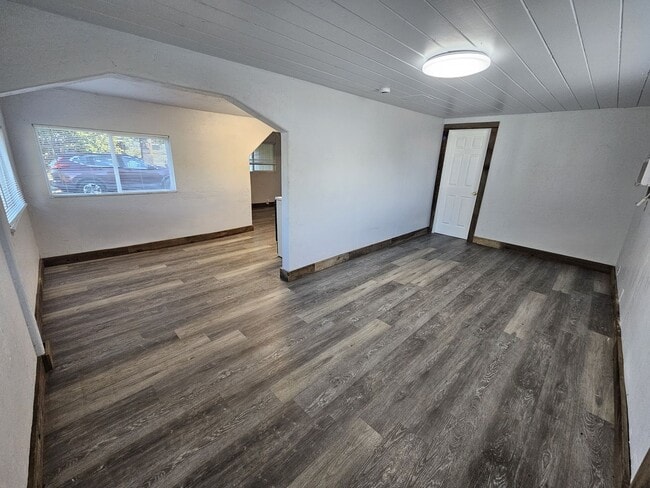 216 1/2 Santa Maria Ave in Gerber, CA - Building Photo - Building Photo