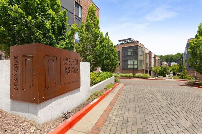 1300 Chelsea Cir NW in Atlanta, GA - Building Photo - Building Photo