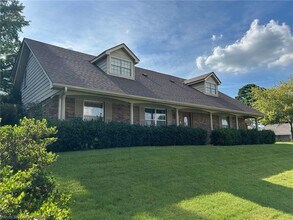 2100 S 70th St in Fort Smith, AR - Building Photo - Building Photo