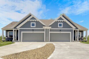 Fairways Villas at City Center in Lenexa, KS - Building Photo
