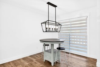 21099 Berry Ave in Maple Ridge, BC - Building Photo - Building Photo