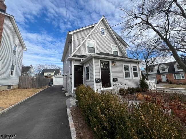 20 Van Dyke Pl in Summit, NJ - Building Photo - Building Photo