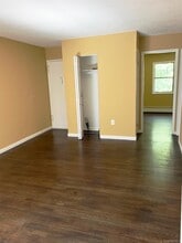 1403 Barclay Manor in Newburgh, NY - Building Photo - Building Photo