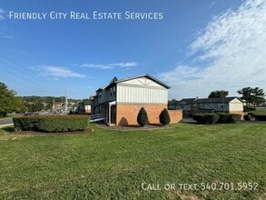 1 Holly Ct in Harrisonburg, VA - Building Photo - Building Photo
