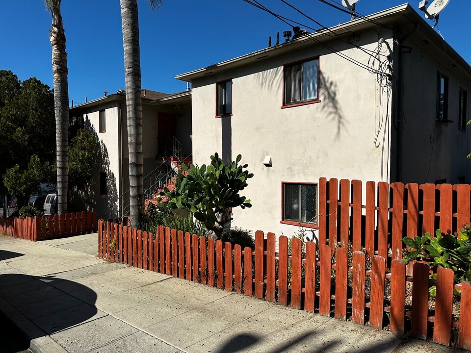 5003 Aldama St, Unit 5003 in Los Angeles, CA - Foto de edificio