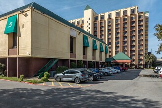 The Sterling Hotel Dallas Apartments in Dallas, TX - Building Photo - Building Photo