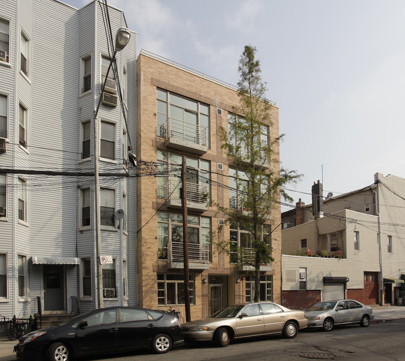 149 Conselyea St in Brooklyn, NY - Building Photo