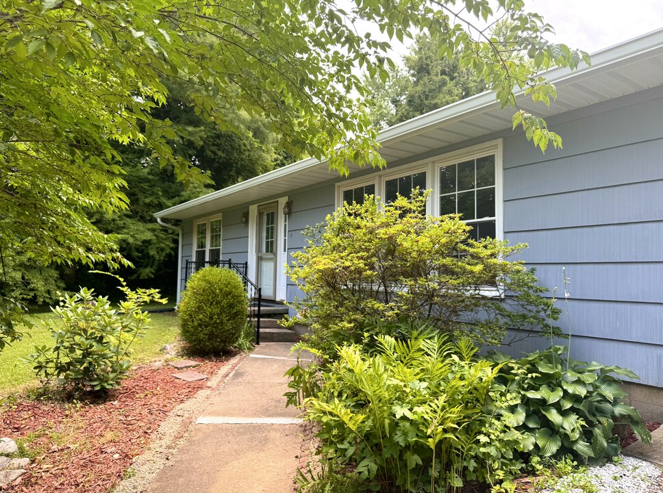3910 E 10th St in Bloomington, IN - Building Photo