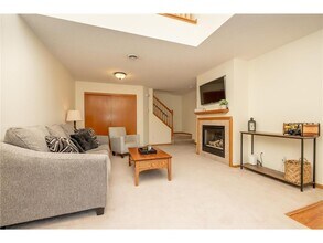 9277 Inland Ln N in Maple Grove, MN - Building Photo - Building Photo