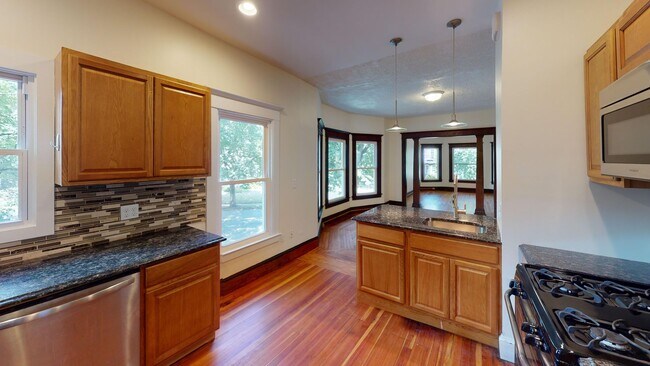 252 Goffe Terrace