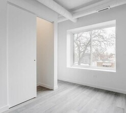 1704 W Glenlake Ave in Chicago, IL - Foto de edificio - Building Photo