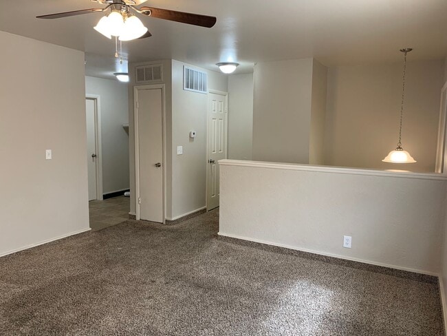 property at 2410 W Savannah St