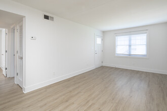 Sussex in Birmingham, AL - Foto de edificio - Interior Photo