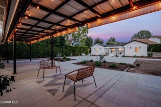 568 Bristol Ave in Simi Valley, CA - Building Photo - Building Photo