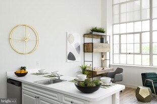 2121 Market St in Philadelphia, PA - Building Photo