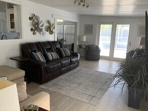 55 Boca Chica Rd in Key West, FL - Foto de edificio - Building Photo