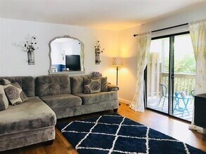 360 Summit Ridge Cir in Nashville, TN - Building Photo - Building Photo