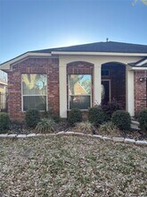 10715 Lyndon Meadows Dr in Houston, TX - Foto de edificio - Building Photo