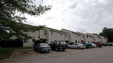 Pocoshock Ridge Apartments in Richmond, VA - Building Photo - Building Photo