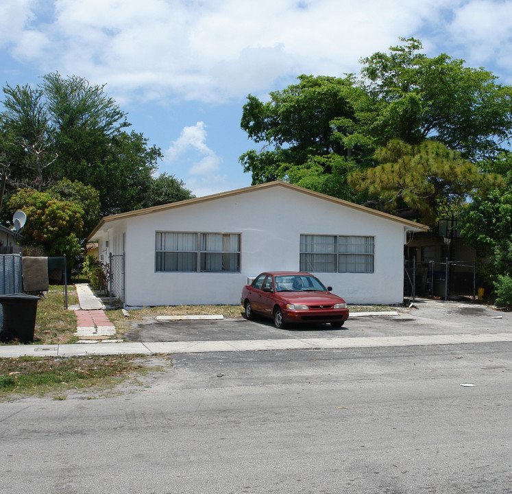 1135 NW 5th St in Fort Lauderdale, FL - Building Photo