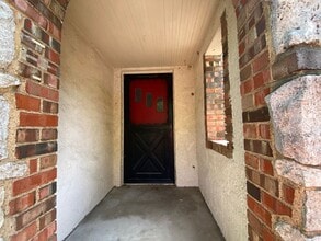 1106 E 36th St in Tulsa, OK - Foto de edificio - Building Photo