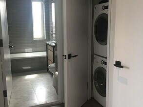 385 1st Ave in New York, NY - Building Photo - Building Photo