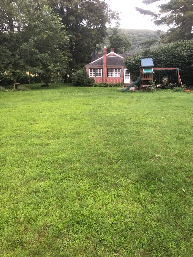 102 Kent Rd in Kent, CT - Building Photo - Building Photo