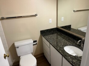 14th Ave S - 2bed/1bath - Beacon Hill - Re in Seattle, WA - Building Photo - Interior Photo