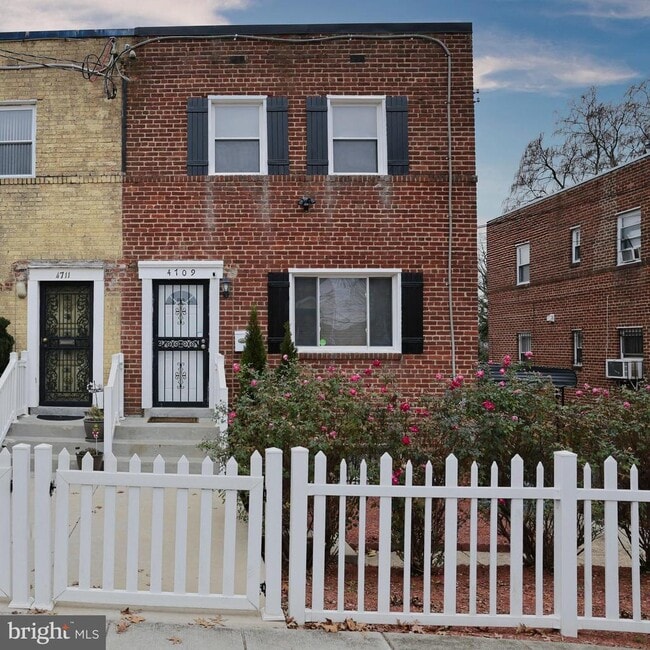 4709 Jay St NE in Washington, DC - Building Photo - Building Photo