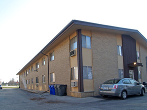 1216 Memorial Dr in South Milwaukee, WI - Building Photo - Building Photo