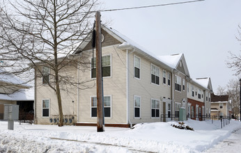 The Villages of Carver Park in Cleveland, OH - Foto de edificio - Building Photo