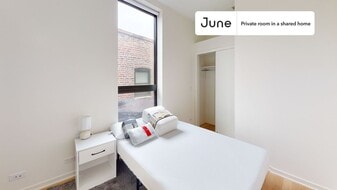 Room in Shared 4 bed/3 bath home in Chicago, IL - Building Photo